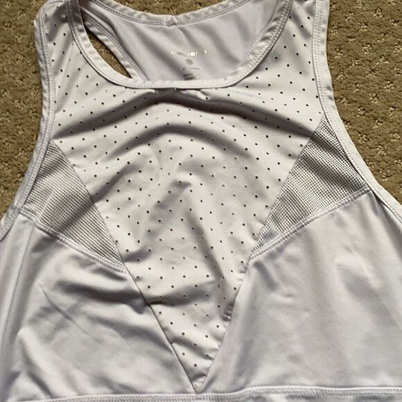 Layer 8 top. Size Medium. Good condition. - Picture 3 of 4